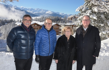 Gemeinsam vor Ort: Yves Duc mit den Governors Jouni Heinonen, Andrea Weber und John Manning (von links)